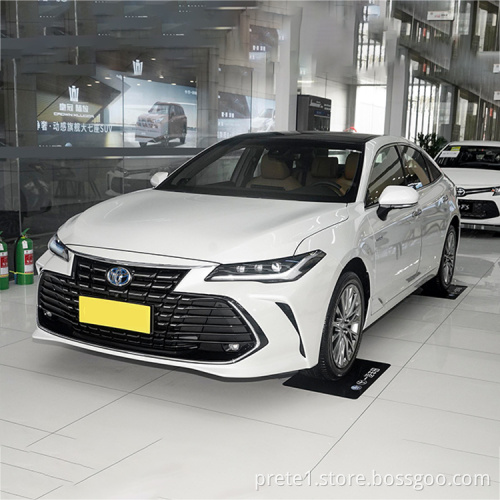Hot selling in 2023 Toyota Asian Dragon 2022 2.5L gasoline car Maximum speed 205km 5 seats Electric skylight Asian Dragon